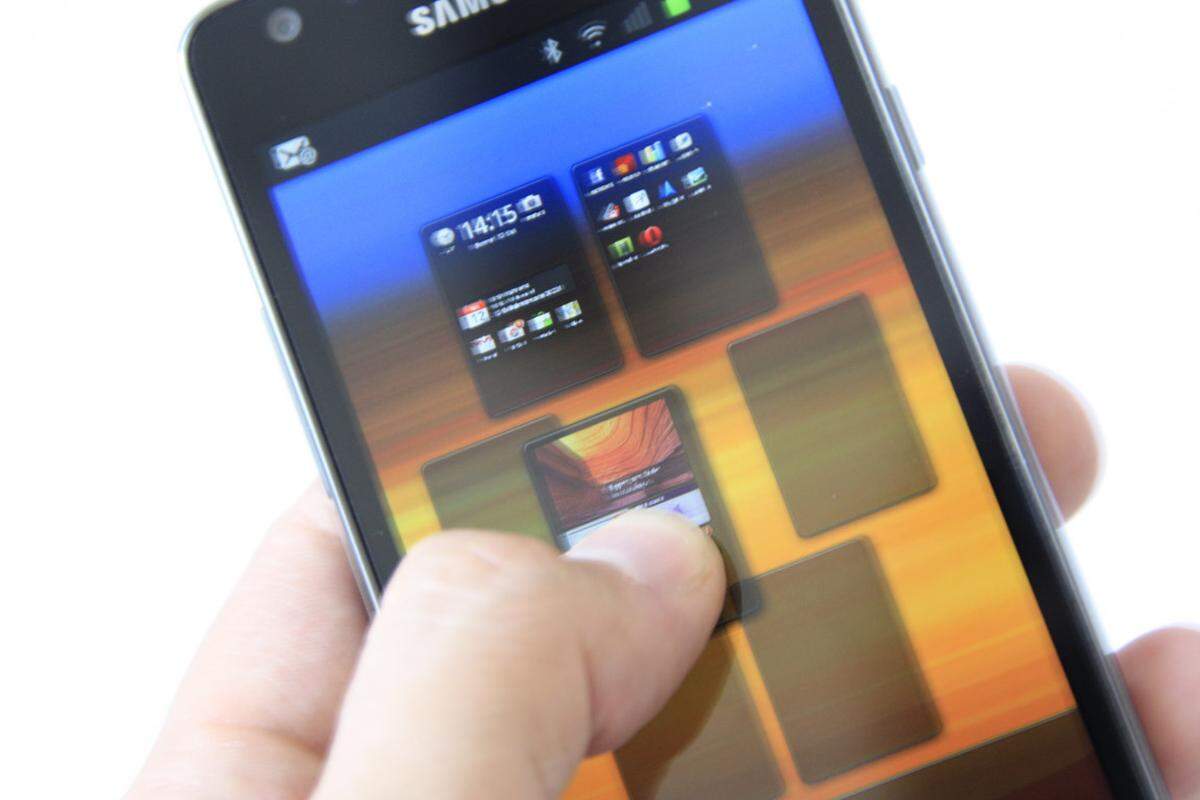 Praktisch: Die einzelnen Home Screens lassen sich als Ganzes verschieben.