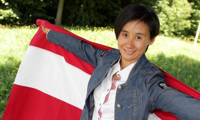 TABLE TENNIS - Liu Jia, photo shoot