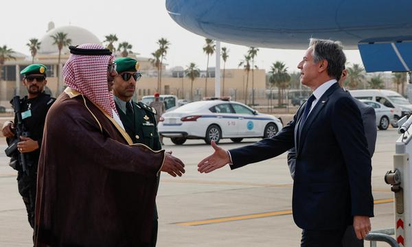 Antony Blinken bei seiner Ankunft in Riad.