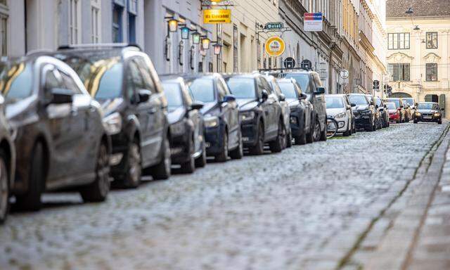 Die vielen parkenden Autos im ersten Bezirk in Wien könnten bald Geschichte sein.