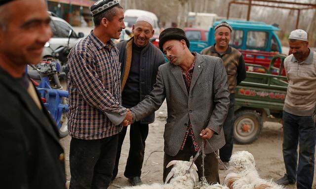 Von den 22 Millionen Einwohnern Xinjiangs gehören knapp die Hälfte dem muslimischen Turkvolk der Uiguren an.