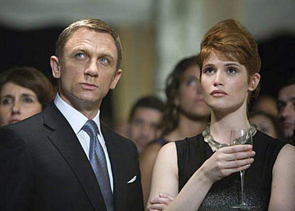 "Quantum of Solace", so der Titel des 22. Bond, spielt teilweise auf der Bregenzer Seebühne. Die Engländeren Gemma Arterton war das zweite Girl in dem Abenteuer mit Daniel Craig. Sie übernahm die Rolle der Agentin Fields - Vorname unbekannt.