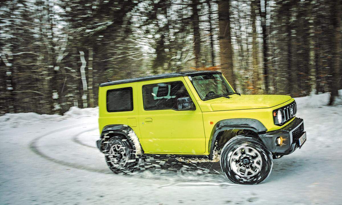 Im Untersetzungsgetriebe ist der Jimny erst richtig in seinem Element. So gut wie nichts hält ihn auf.