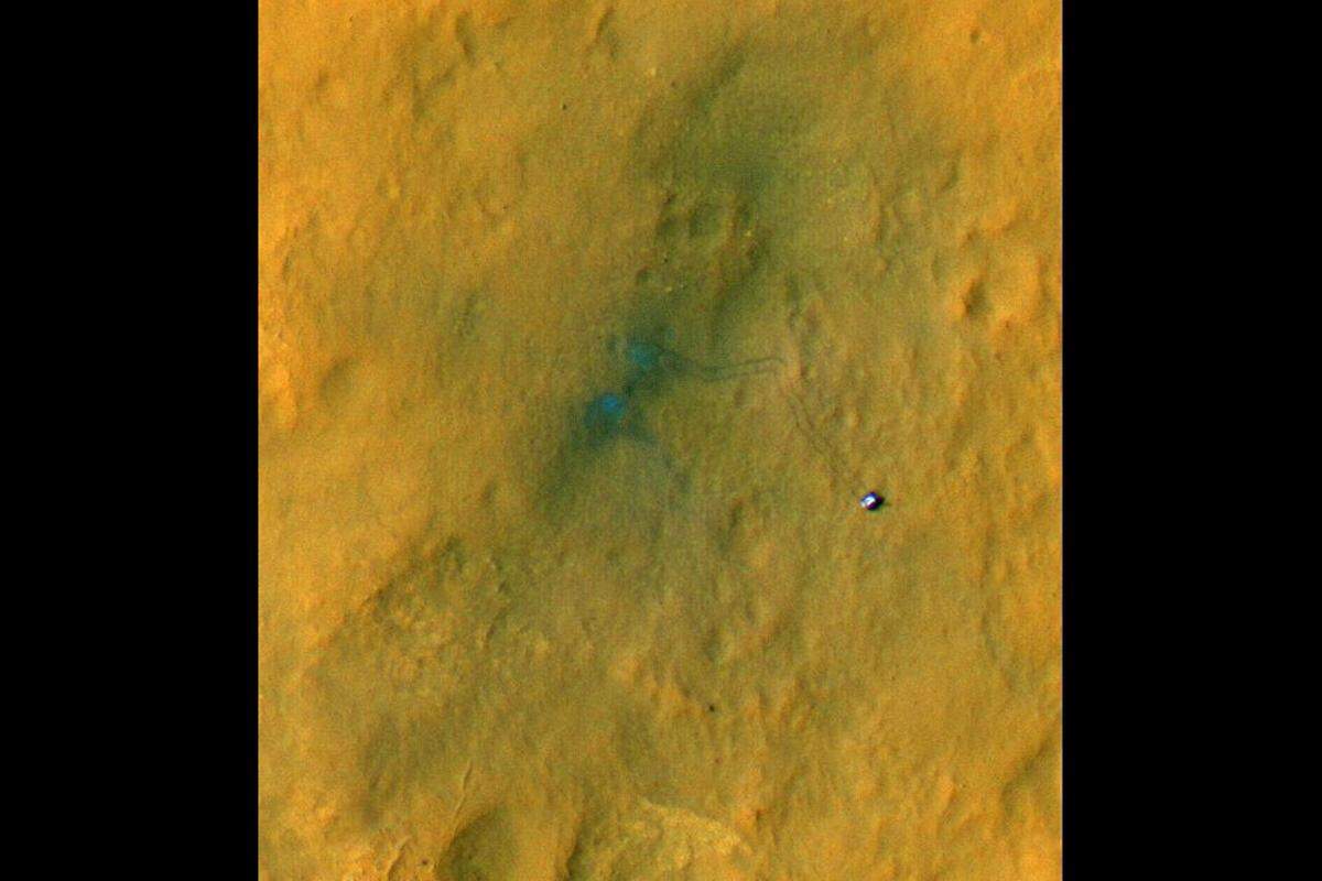 Dieses Bild der "Curiosity" wurde von der Raumsonde MRO aus gemacht.