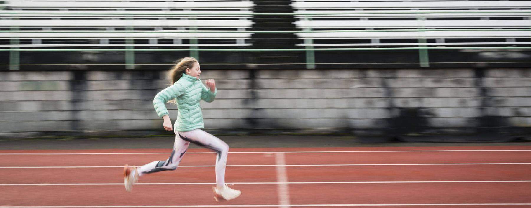 Relativer Energiemangel im Sport, kurz RED-S genannt, kommt sehr häufig bei (Hobby-)Sportlern vor, die Gewicht verlieren möchten.