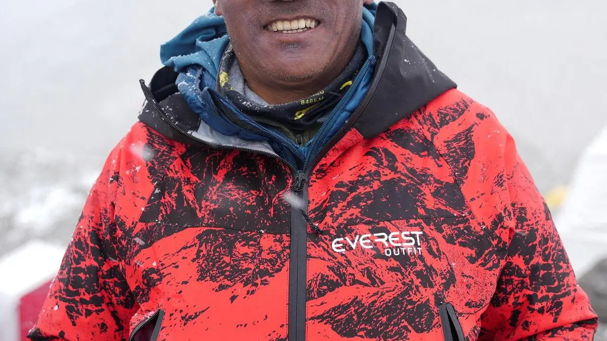 neuer-rekord-am-mt-everest-sherpa-erklimmt-gipfel-zum-32-mal