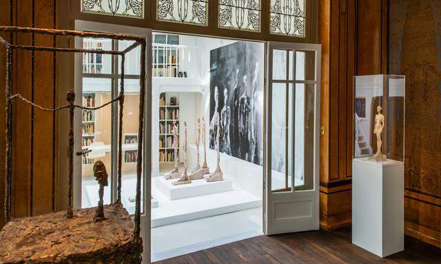Das Haus war lang ein Leerstand, nach schonender Instandsetzung beherbergt es nun Arbeiten Alberto Giacomettis – und seine Werkstatt als Installation.