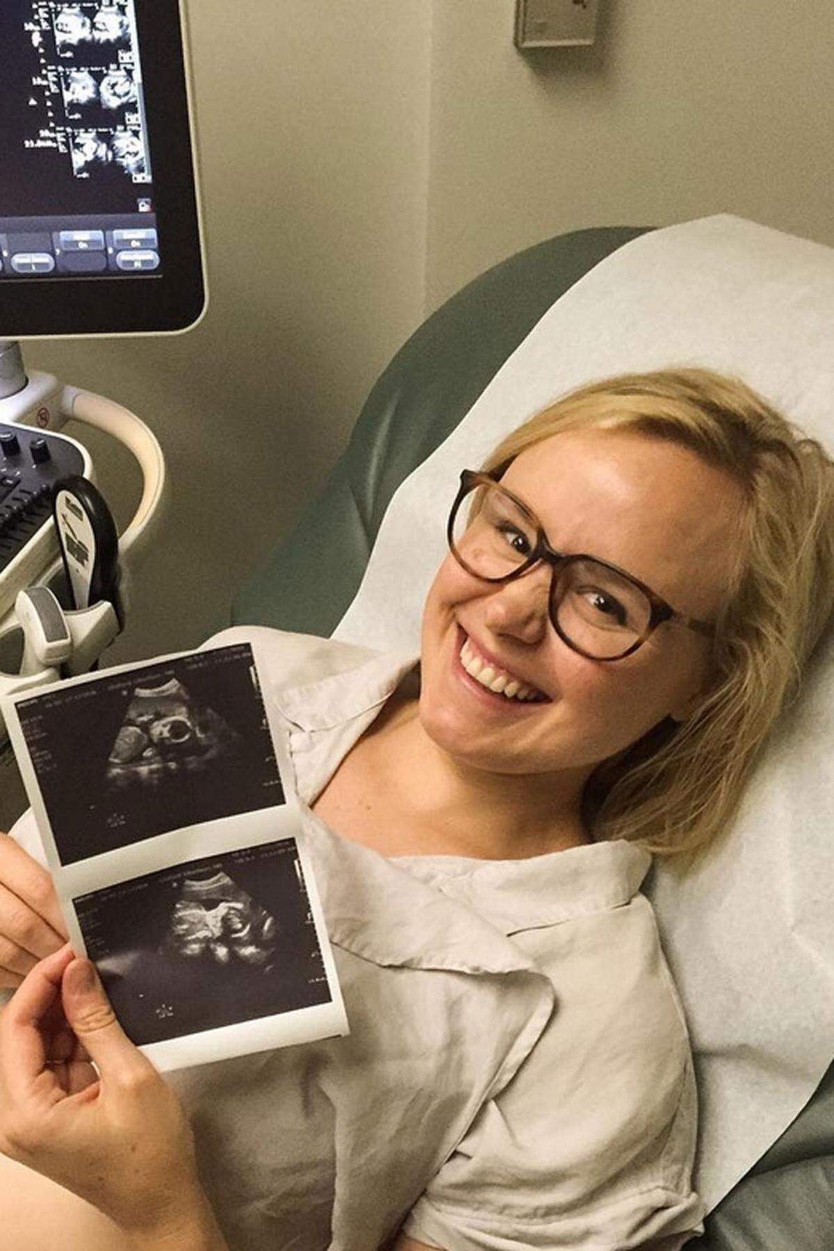 Alison Pill und ihr Partner Joshua Leonard erwarten im November ihr erstes gemeinsames Kind. Auf Instagram hat der Mann der kanadischen Schauspielerin verraten: "Es wird ein Mädchen".