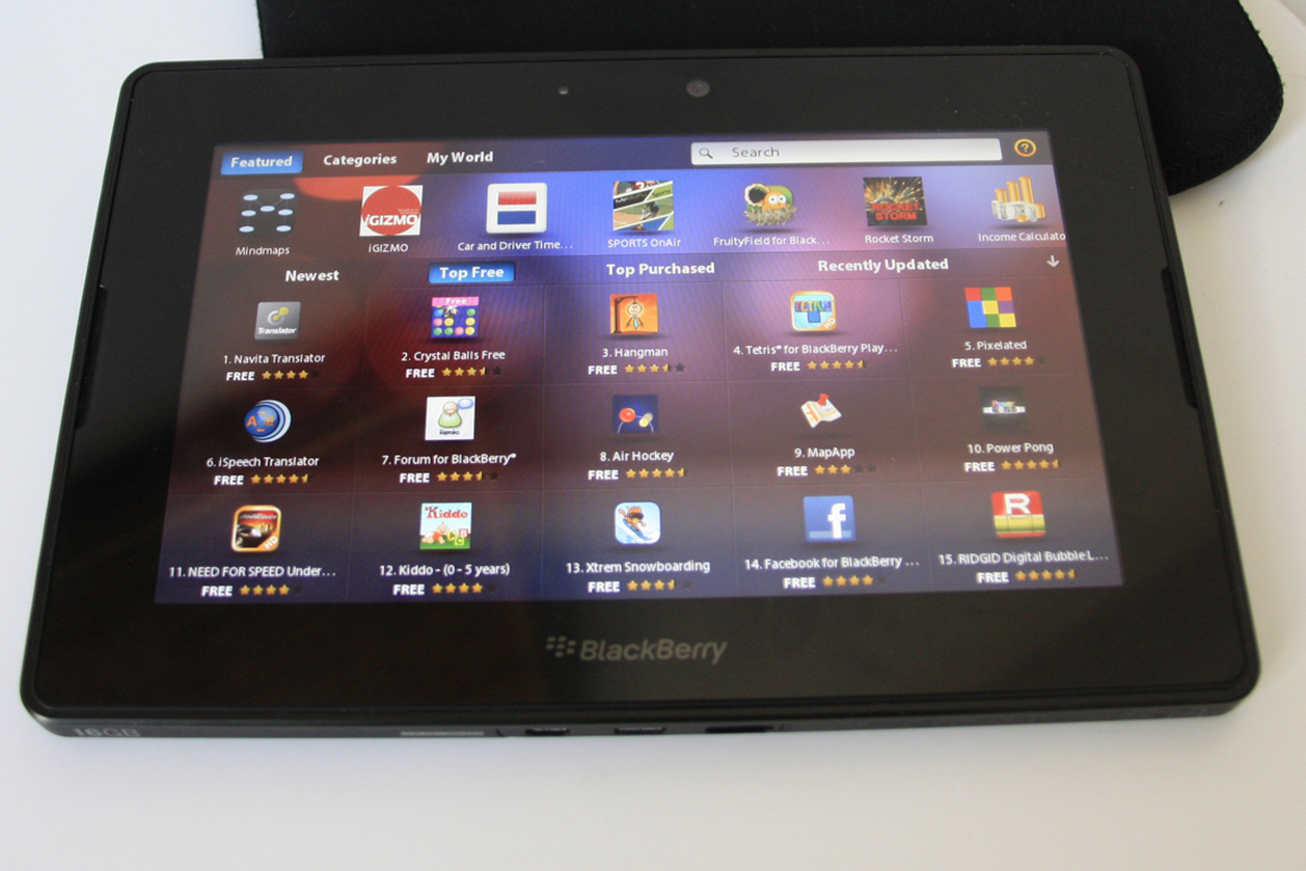 Anwendungen können wie unter Android oder iOS in einem eigenen Store gekauft bzw. geladen werden. Offizielle Apps gibt es bereits von ganz großen Anbietern wie Facebook oder Twitter. Für andere beliebte Anwendungen - wie etwa der Datei-Speicher Dropbox - haben Drittanbieter Apps geschrieben. Für viele - darunter auch das beliebte Evernote - gibt es jedoch noch keine Playbook-App.