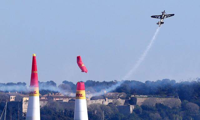 Air Race in Cannes.