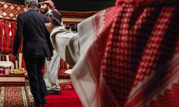 Antony Blinken‘s bei seinem Treffen mit Mohammed bin Salman, dem saudischen Kronprinz, in der Oase al-Ulla im Nordwesten des Königreichs. 