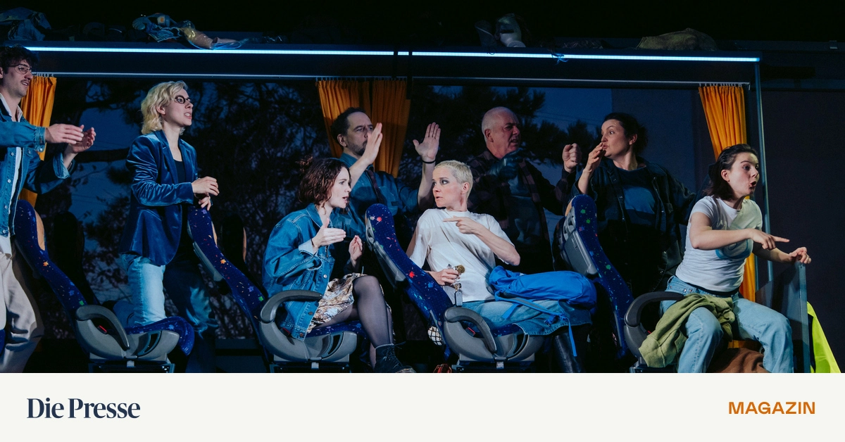 Abschied-im-Autobus-Speed-im-Landestheater-St-P-lten-premium-
