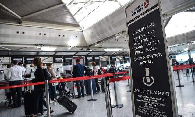 Auf Flügen aus der Türkei (im Bild der Flughafen in Istanbul) darf künftig kein Laptop mehr ins Handgepäck.