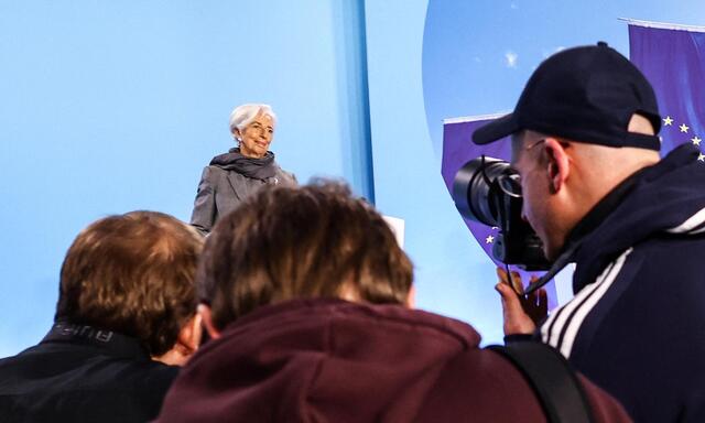 EZB-Chefin Christine Lagarde legt zum zweiten Mal eine Zinspause ein. 