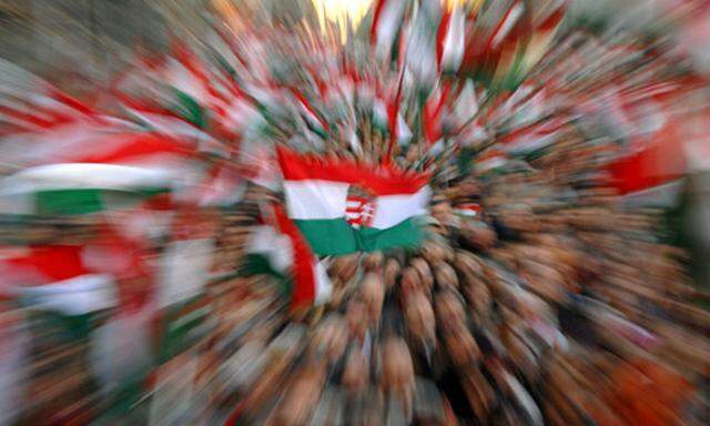 27.000 Auslandsungarn wollen ungarischen Pass