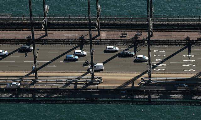 Symbolbild: Verkehr auf einer Brücke bei Sydney.