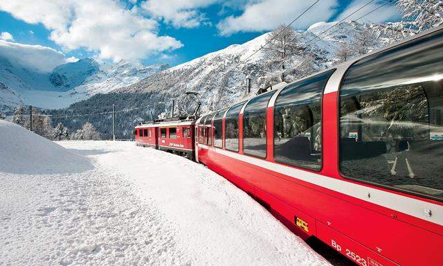 Rot. Wer Klosters gesehen hat, fährt mit der Rhätischen Bahn zurück nach Davos.