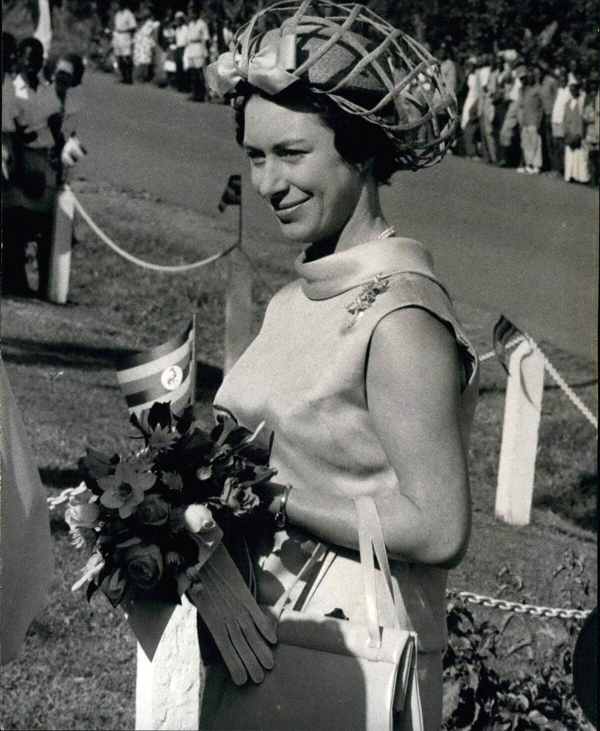 Für ihren auffälligen Kopfschmuck war die Prinzessin bekannt. Hier etwa im März 1965 bei einem Besuch in Uganda.
