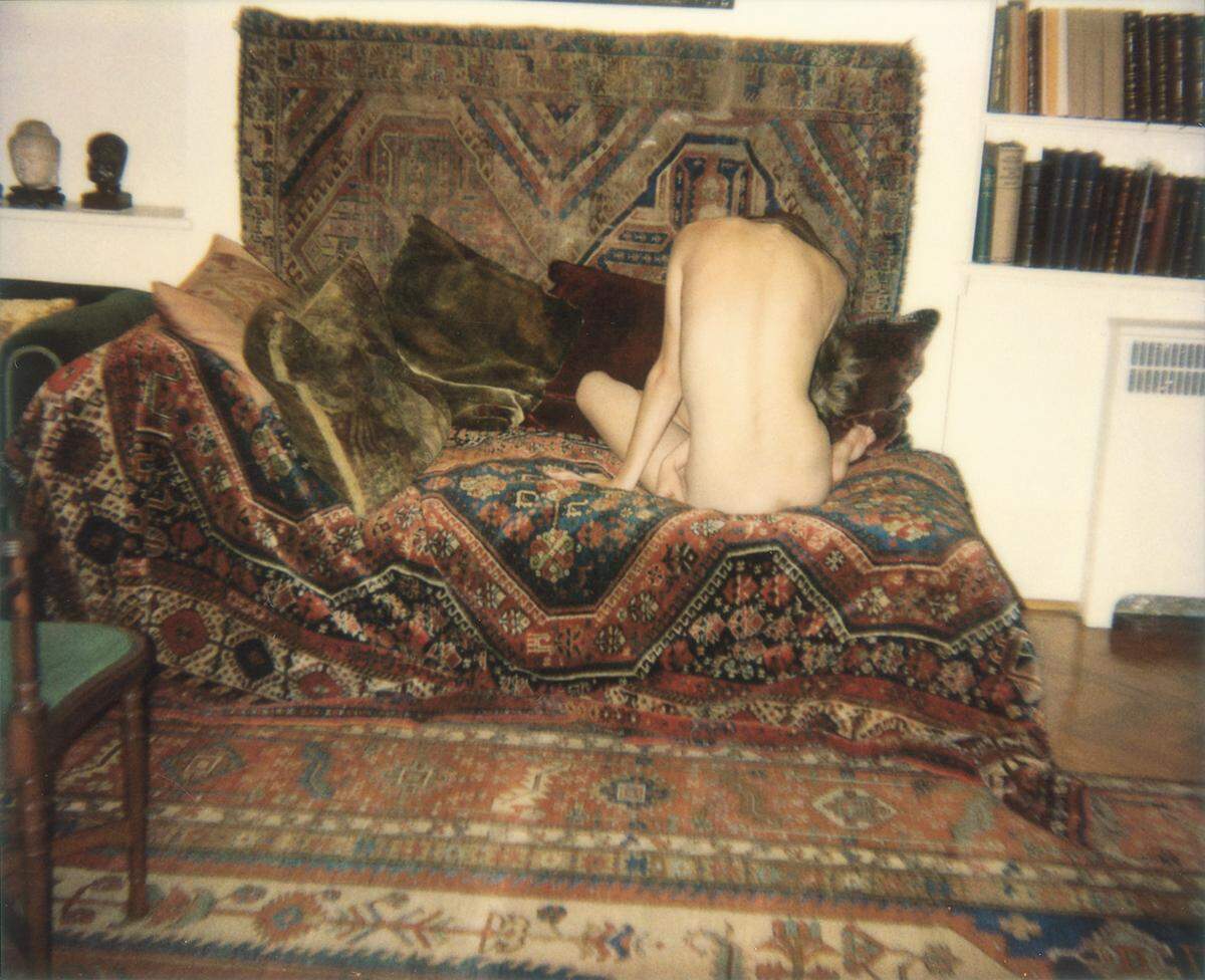 In den letzten 20 Jahren war der Fotograf für einige der kreativsten Modewerbungen verantwortlich, die manchmal auch befremdlich wirken. So hat er 2003 für Marc Jacobs an der Seite von Schauspielerin Charlotte Rampling nackt posiert. Sigmund Freud's Couch (Malgosia), London, 2006.