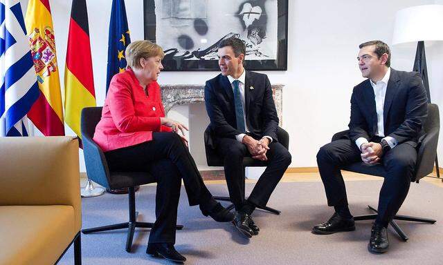 Dieses Trio einigte sich auf ein Rückführungsabkommen: Merkel, Sanchez und Tsipras.
