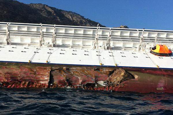 Das Schiff war zuvor nach Angaben der Kreuzfahrtgesellschaft in Civitavecchia nahe Rom zu einer Mittelmeerkreuzfahrt aufgebrochen und sollte nach Palermo, Cagliari, Palma de Mallorca, Barcelona und Marseille fahren.
