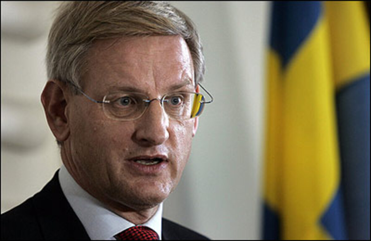 "Es handelt sich um eine außerordentlich ernste Entwicklung mit Konsequenzen sowohl für die Stabilität im östlichen Asien wie die globalen Anstrengungen gegen die Ausbreitung von Kernwaffen". Schwedens Außenminister Carl Bildt nannte den Test eine "bewusste und ernste Provokation der gesamten internationalen Gemeinschaft".