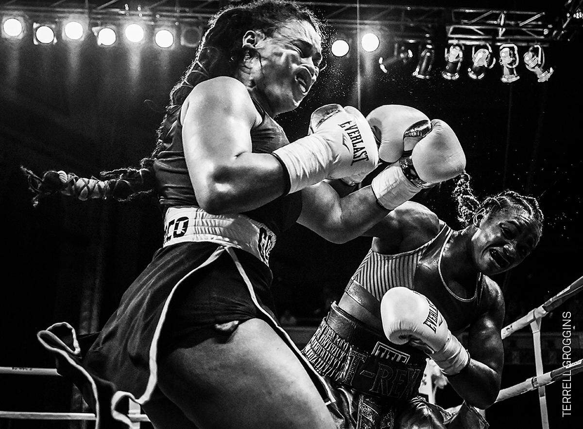 Terrell Groggins widmete sein Fotoprojekt dem Frauenboxen. Hier treffen Olympiasiegerin Claressa Shields (recht) und Hanna Gabriels in Detroit, Michigan, aufeinander.