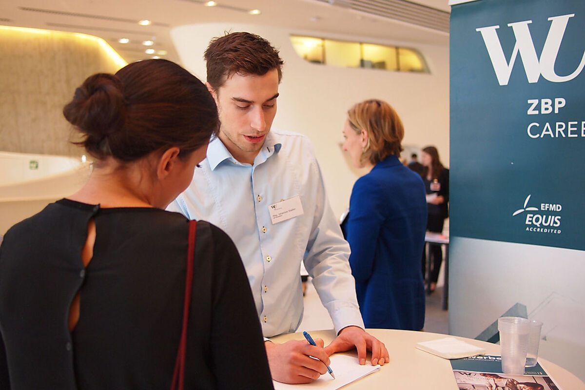 Die Veranstalter boten sogar kostenlose Speed CV Checks an.