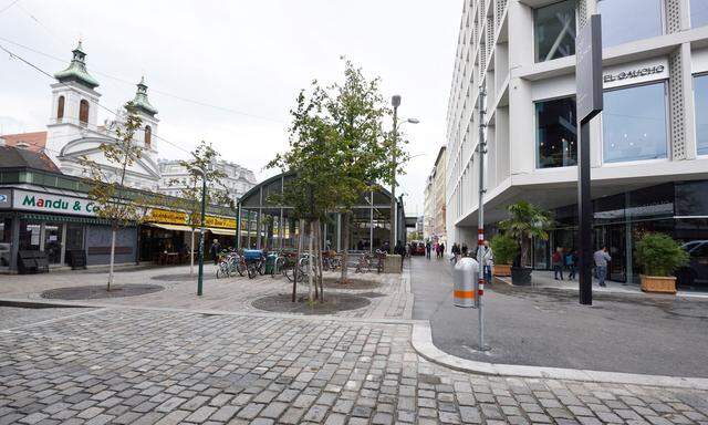 Landstraßer Hauptstraße: Mit dem neuen Einkaufszentrum „Post am Rochus“ befinden sich nun auf rund einem Kilometer Einkaufsstraße drei Shoppingcenter.