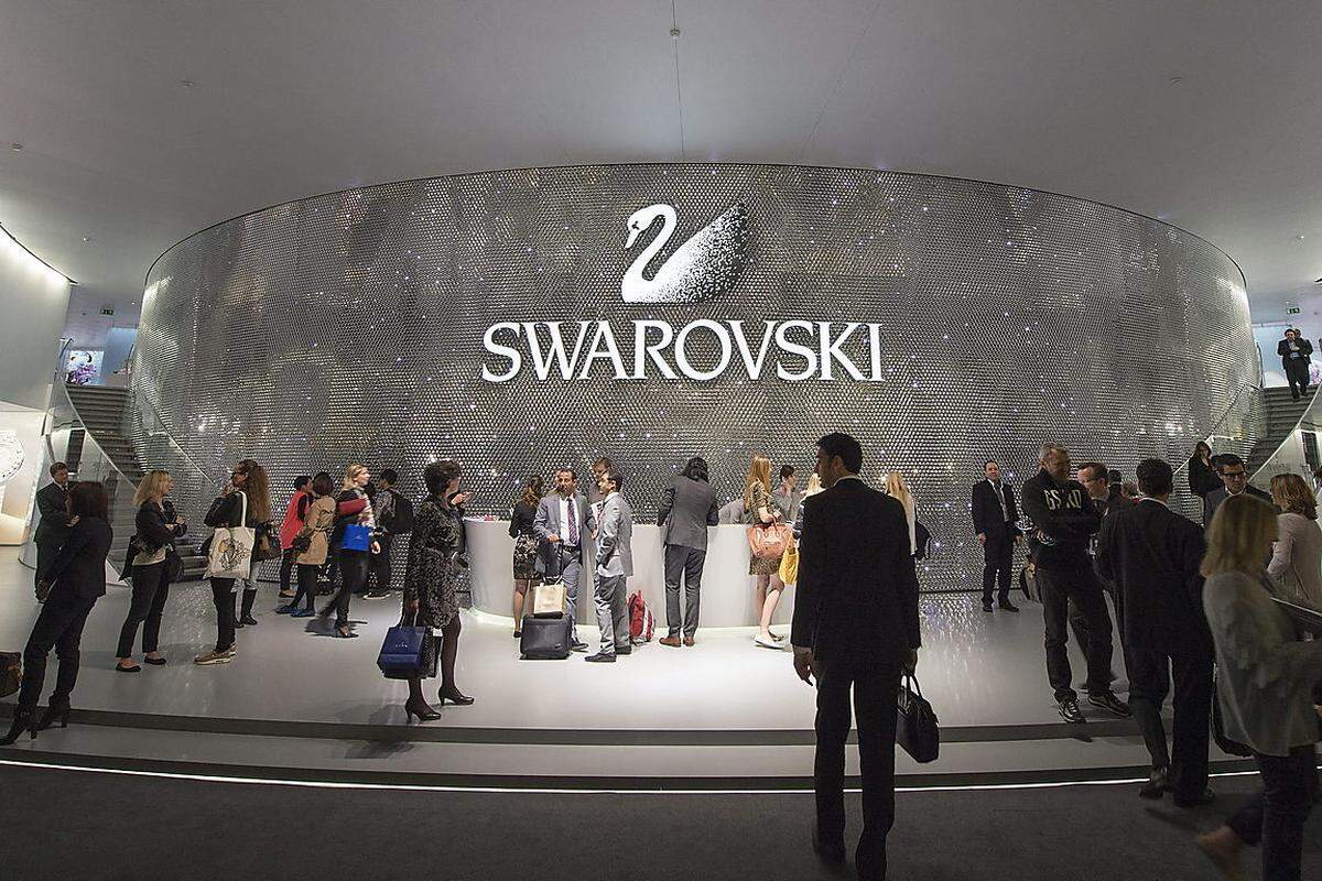 Mit ihrem Kristall- und Optikkonzern machte die Familie Swarovski im Jahr 2012 einen Umsatz von über drei Milliarden Euro. Bei den Wirtschaftsstudenten schafften die Tiroler den Sprung ins Ranking der beliebtesten 20 Unternehmen.