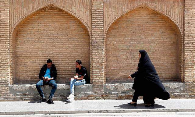 TOPSHOT-IRAN-DAILY LIFE