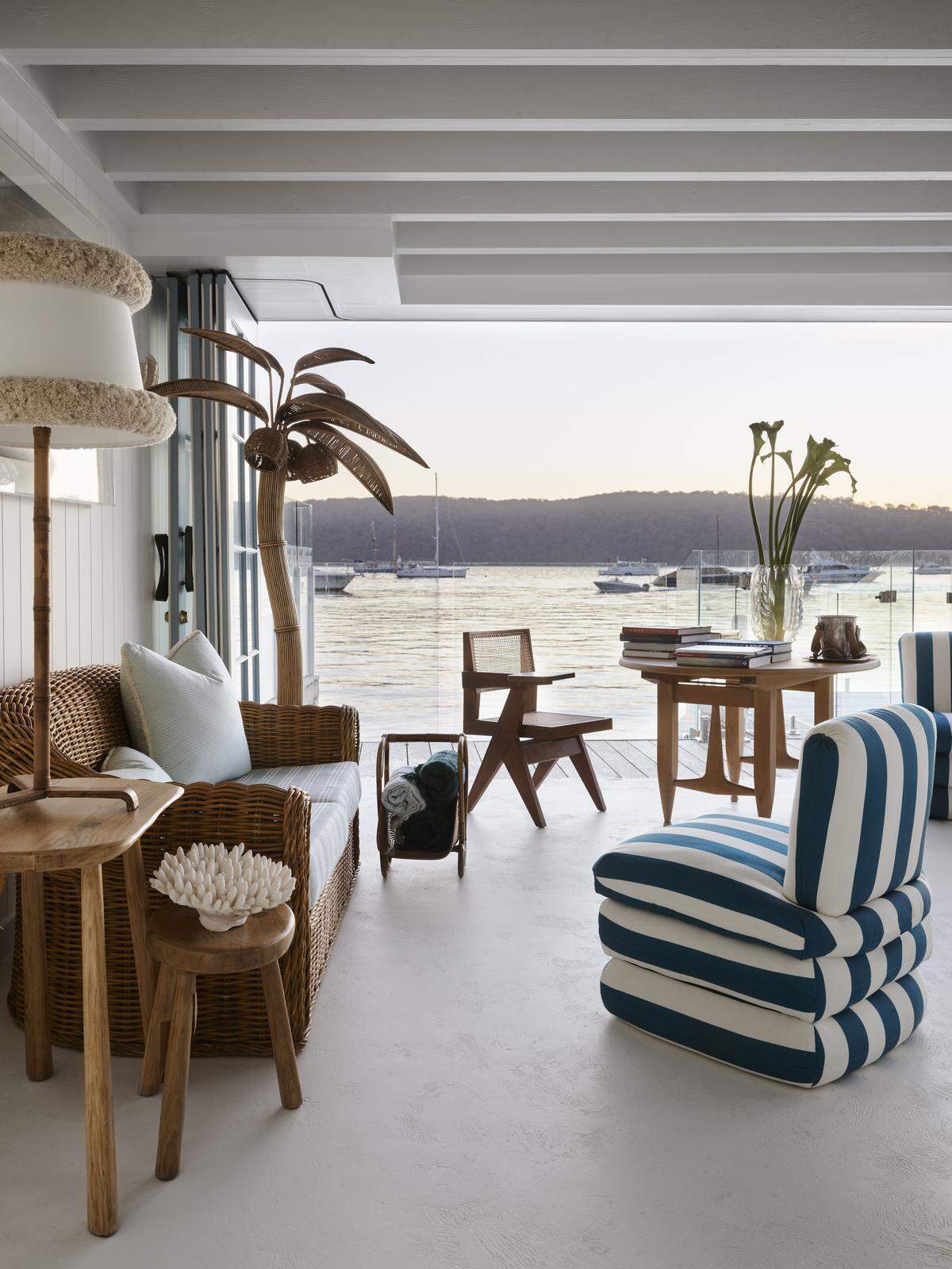 . . . befindet sich dieses Bootshaus am Palm Beach in Sydney. Für die Inneneinrichtung zeichnen Tamsin Johnson Interior Design verantwortlich.