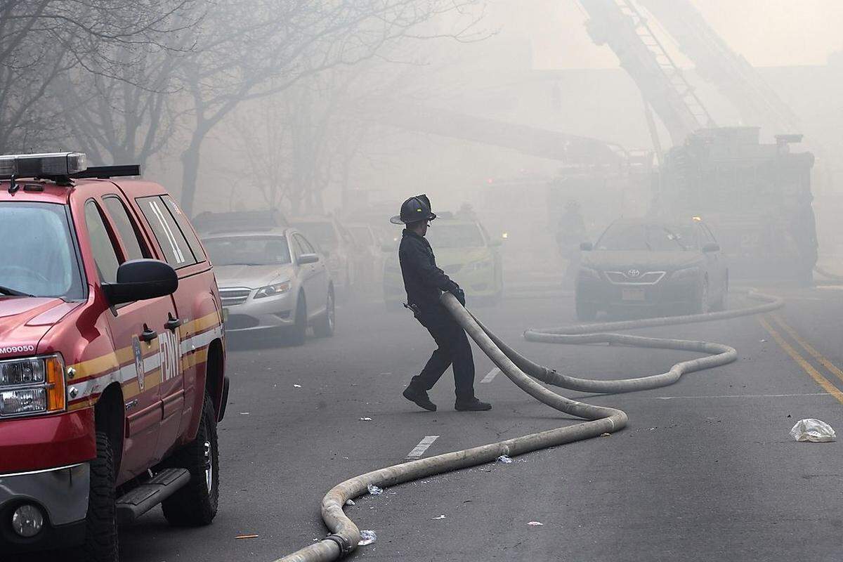 Bis zu 170 Feuerwehrmänner sollen an dem Einsatz beteiligt sein.