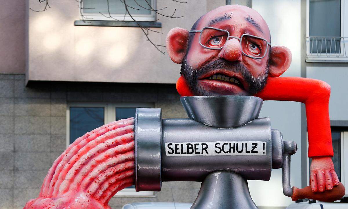 Der baldige Ex-SPD-Chef Martin Schulz ist nach Meinung der Düsseldorfer offensichtlich selbst Schuld an seinem politischen Absturz.