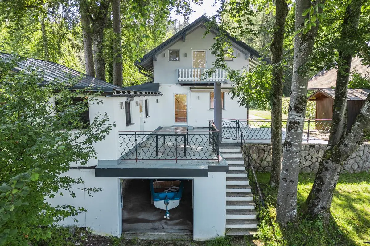 House with 80 square meters of living space on Lake Wallersee.