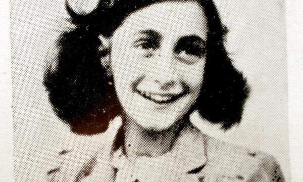 Anne Frank, ein jüdische Mädchen, das durch sein Tagebuch weltberühmt wurde.