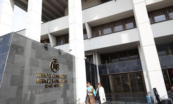 Die türkische Zentralbank hat ihren Leitzins ungeachtet einer hartnäckig hohen Inflation nicht weiter erhöht.
