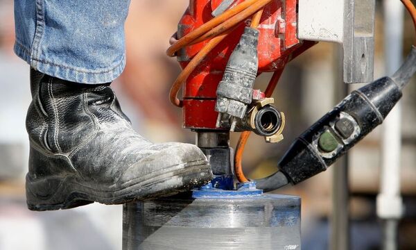 ARBEIT/BAU/BAUARBEITER