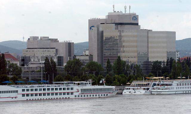 Symbolbild: Kreuzfahrtschiffe am Handelskai in Wien.