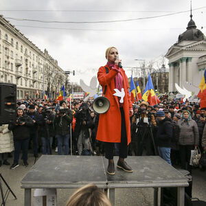 Prorussische Agitation gegen die prowestliche Regierung: Marina Tauber, die Nummer zwei der Partei des Oligarchen Ilan Schor, bei einer Kundgebung in Chi?in?u (Republik Moldau).