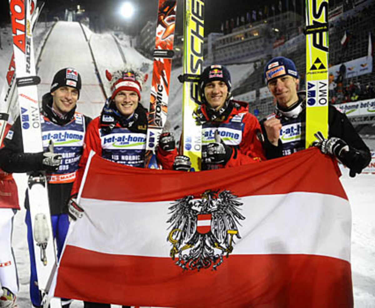 Im Teambewerb waren die Goldspringer Wolfgang Loitzl, Martin Koch, Thomas Morgenstern und Gregor Schlierenzauer sowieso eine Klasse für sich.