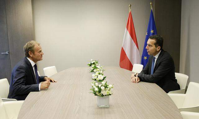 Bundeskanzler Christian Kern bei seinen ersten Gesprächen in Brüssel mit EU-Ratspräsident Donald Tusk.