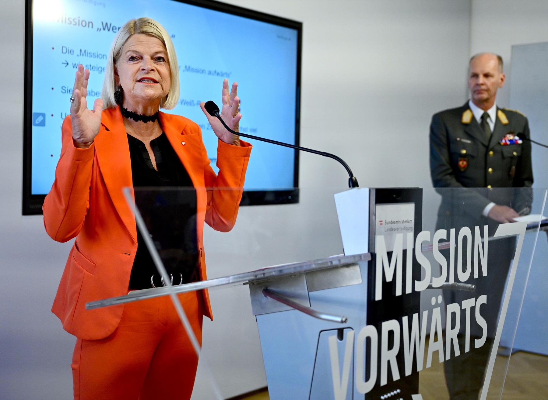 Kritik an Beschaffungen des Bundesheers: Tanner will prüfen [premium]