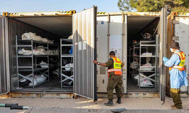 Israelische Hamas-Opfer im Kühlcontainer.