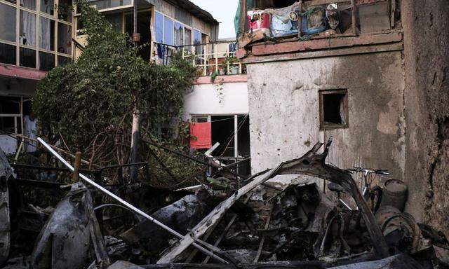 Schäden nach Raketenangriffen auf Kabul
