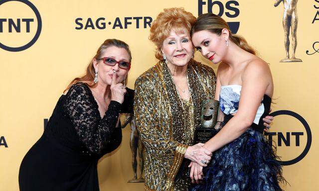 Debbie Reynolds mit ihrer Enkelin Billie Lourd (r.) und Tochter Carrie Fisher (l.)