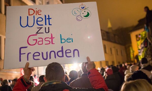 Demo gegen Ausländerfeindlichkeit und Rechtsextremismus
