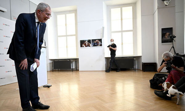 Die vierbeinigen Zuhörer weckten die Aufmerksamkeit des Bundespräsidenten.