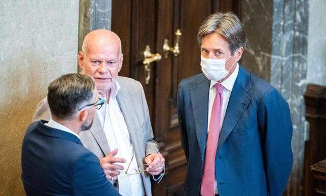 Anwalt Norbert Wess, Anwalt Manfred Ainedter und Angeklagter Karl-Heinz Grasser