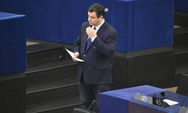 Der rumänische EU-Abgeordnete Eugen Tomac hat die Europäischen Kommission aufgefordert, Österreich vor dem EU-Höchstgericht zu verklagen.